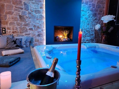 Nuit Spa Ciné - Love’nSpa - weekend en amoureux, love rooms avec spa ou jacuzzi privatif