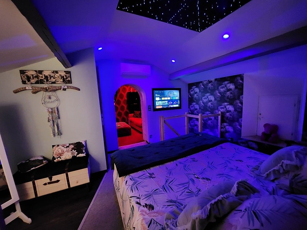 Nuit Spa Ciné - Love’nSpa - weekend en amoureux, love rooms avec spa ou jacuzzi privatif7 de Nuit Spa Ciné
