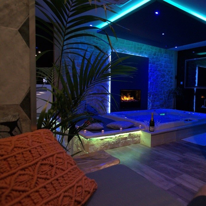 Nuit Spa Ciné - Love’nSpa - weekend en amoureux, love rooms avec spa ou jacuzzi privatif