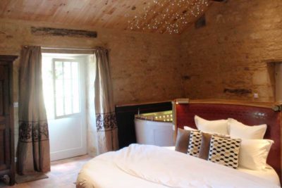 Portail en Marais Poitevin - Suite Père Joseph - Love’nSpa - weekend en amoureux, love rooms avec spa ou jacuzzi privatif