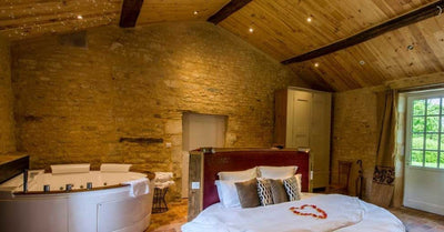 Portail en Marais Poitevin - Suite Père Joseph - Love’nSpa - weekend en amoureux, love rooms avec spa ou jacuzzi privatif