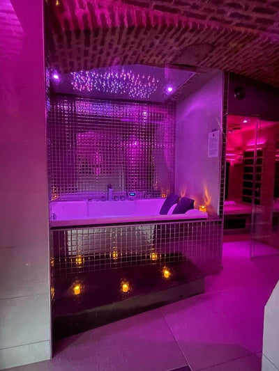 Private room 40 - Love’nSpa - weekend en amoureux, love rooms avec spa ou jacuzzi privatif