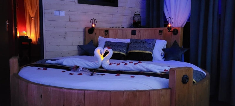 Rien Que Nous - Love’nSpa - weekend en amoureux, love rooms avec spa ou jacuzzi privatif