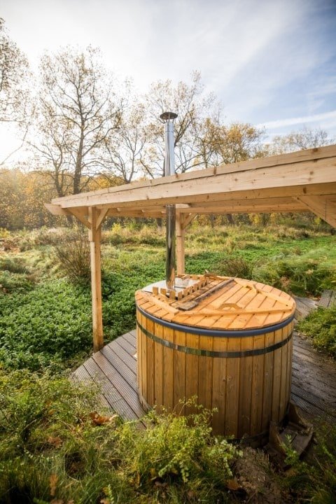 Room8 - Love’nSpa - weekend en amoureux, love rooms avec spa ou jacuzzi privatif