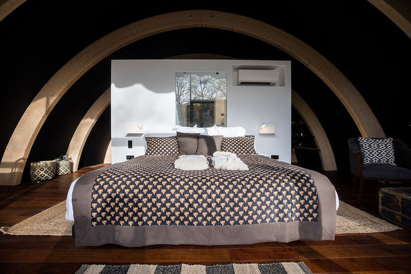 Room8 - Love’nSpa - weekend en amoureux, love rooms avec spa ou jacuzzi privatif