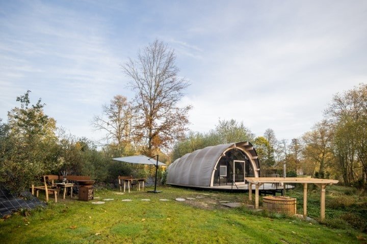 Room8 - Love’nSpa - weekend en amoureux, love rooms avec spa ou jacuzzi privatif