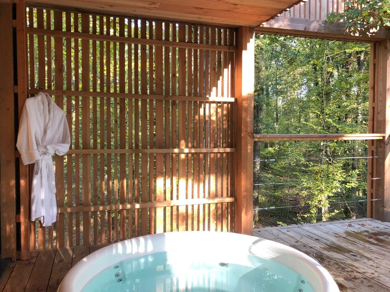 Loire Valley Lodge - Lodges design avec jacuzzi privé en terrasse - Sixtie’s - Love’nSpa - weekend en amoureux, love rooms avec spa ou jacuzzi privatif
