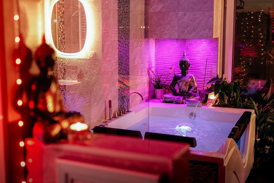 Spa de la Lune - Love’nSpa - weekend en amoureux, love rooms avec spa ou jacuzzi privatif3 de Spa de la Lune
