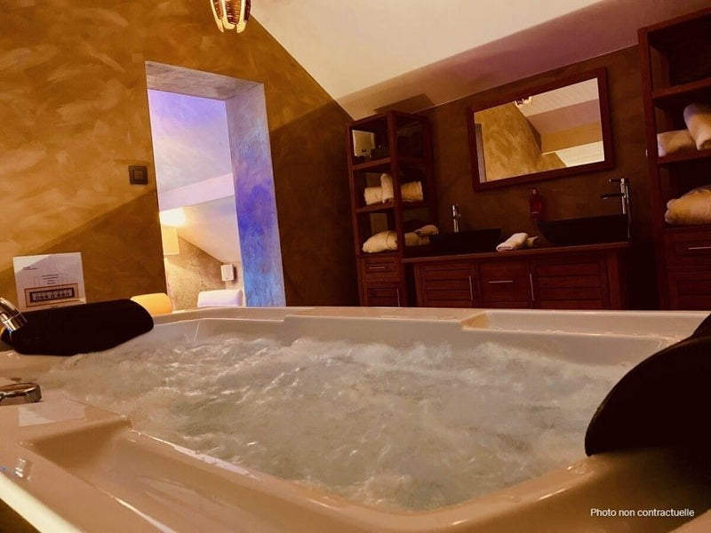 Suite Cocoon by Le Clos des Thermes - Love’nSpa - weekend en amoureux, love rooms avec spa ou jacuzzi privatif