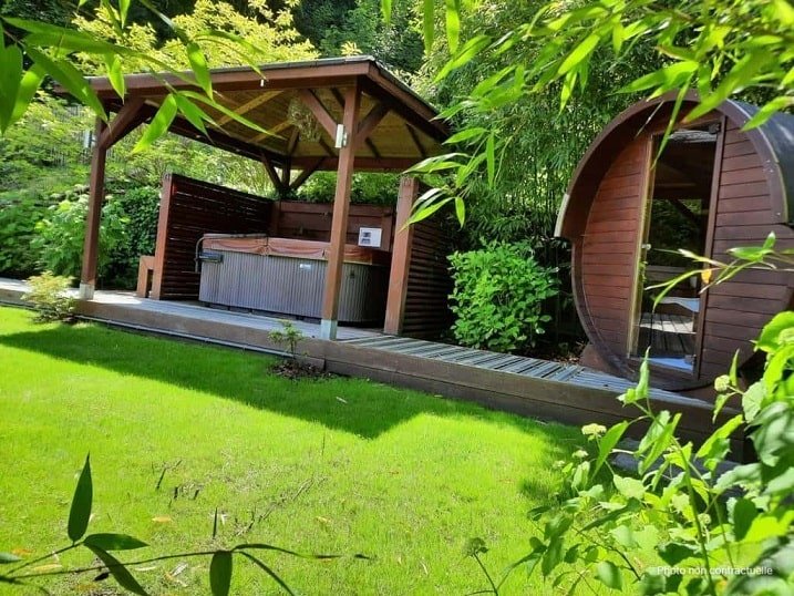 Suite Cocoon by Le Clos des Thermes - Love’nSpa - weekend en amoureux, love rooms avec spa ou jacuzzi privatif