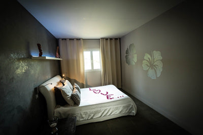 Mas de L'Etoile - Suite Estrella - Love’nSpa - weekend en amoureux, love rooms avec spa ou jacuzzi privatif