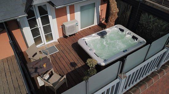 Le Lion d'or hôtel - Love’nSpa - weekend en amoureux, love rooms avec spa ou jacuzzi privatif5 de Le Lion d'or hôtel - la suite glamour
