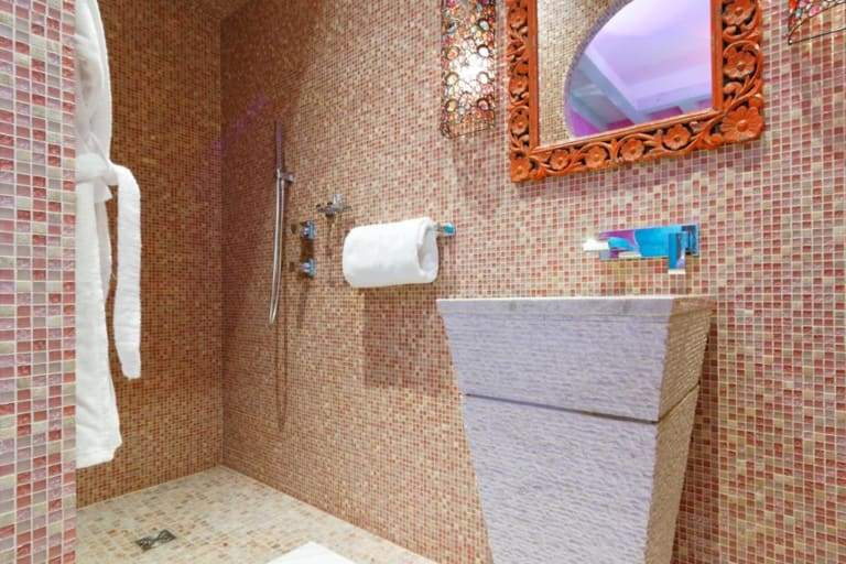 La Ferme Briarde - Suite Taj Mahal - Love’nSpa - weekend en amoureux, love rooms avec spa ou jacuzzi privatif5 de La Ferme Briarde - Suite Taj Mahal
