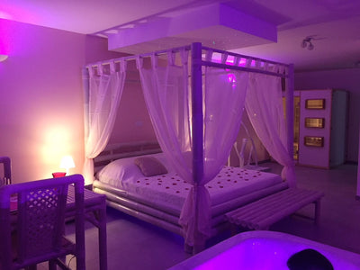 L'INSTANT ROMANTIQUE - Suite Vegas - Love’nSpa - weekend en amoureux, love rooms avec spa ou jacuzzi privatif