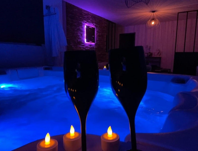 THE LOV’NEST - Love’nSpa - weekend en amoureux, love rooms avec spa ou jacuzzi privatif