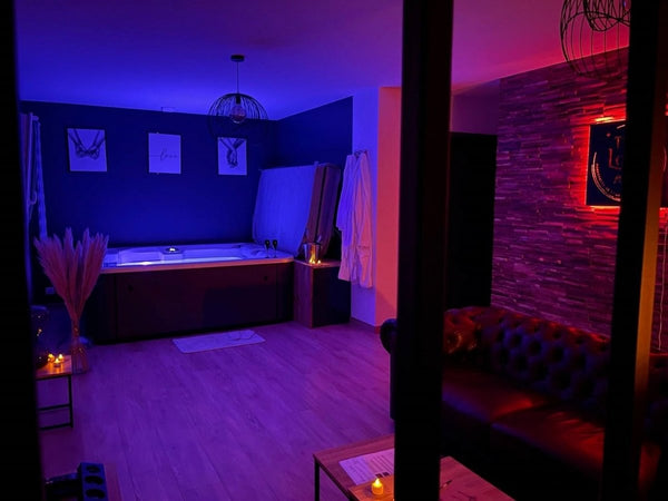 THE LOV’NEST - Love’nSpa - weekend en amoureux, love rooms avec spa ou jacuzzi privatif