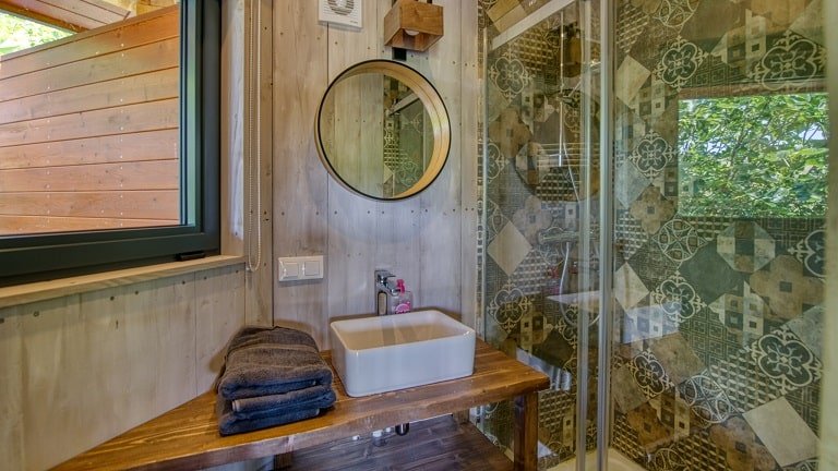 Trésors de Campagne -Cabane bien-être du potager avec "Spa privatif" - Love’nSpa - weekend en amoureux, love rooms avec spa ou jacuzzi privatif9 de Trésors de Campagne -Cabane bien-être du potager avec Spa privatif
