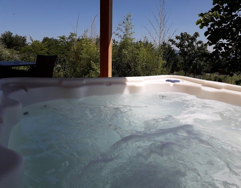 Trésors de Campagne -Cabane bien-être du potager avec "Spa privatif" - Love’nSpa - weekend en amoureux, love rooms avec spa ou jacuzzi privatif