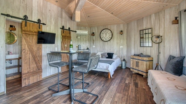 Trésors de Campagne -Cabane bien-être du potager avec "Spa privatif" - Love’nSpa - weekend en amoureux, love rooms avec spa ou jacuzzi privatif