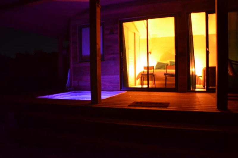 Trésors de Campagne -Cabane dans les arbres des Baies sauvages avec jacuzzi privatif - Love’nSpa - weekend en amoureux, love rooms avec spa ou jacuzzi privatif