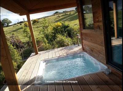 Trésors de Campagne -Cabane dans les arbres des Baies sauvages avec jacuzzi privatif - Love’nSpa - weekend en amoureux, love rooms avec spa ou jacuzzi privatif