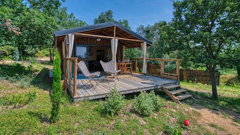 Trésors de Campagne -Cabane dans les bois « Dame du Château » avec jacuzzi privatif - Love’nSpa - weekend en amoureux, love rooms avec spa ou jacuzzi privatif