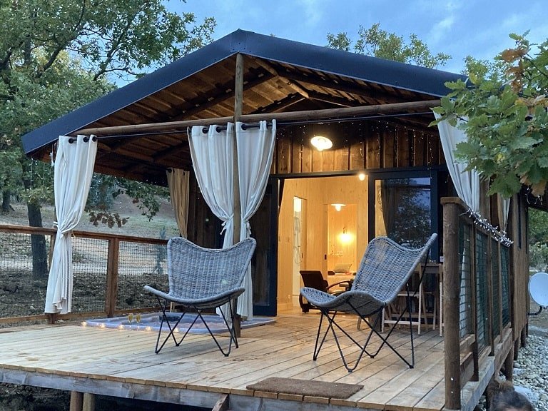 Trésors de Campagne -Cabane dans les bois « Dame du Château » avec jacuzzi privatif - Love’nSpa - weekend en amoureux, love rooms avec spa ou jacuzzi privatif1 de Trésors de Campagne - Cabane dans les bois Dame du Château avec jacuzzi privatif
