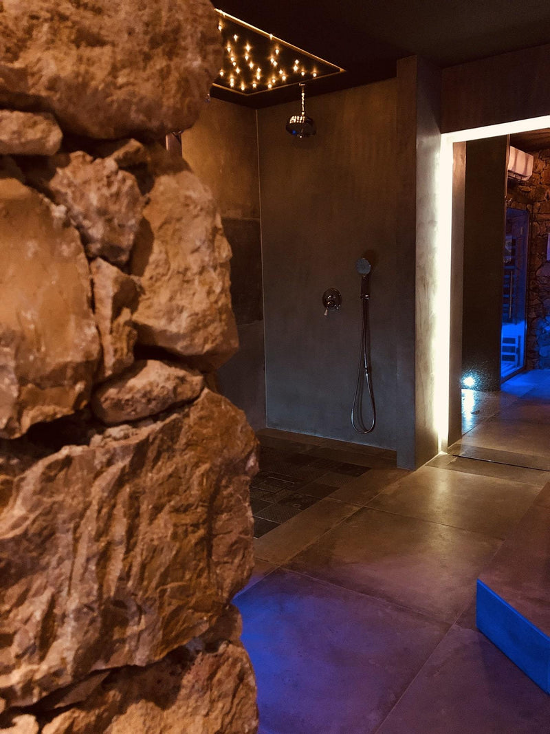 PRIVATE ROOM - Room 32 - Love’nSpa - weekend en amoureux, love rooms avec spa ou jacuzzi privatif4 de PRIVATE ROOM - Room 32
